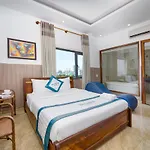 Nice House Hotel - Near My Khe Beach